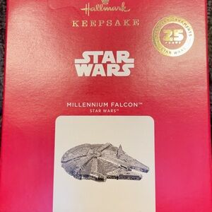 Hallmark Keepsake: NIB Star Wars Millennium Falcon Ornament!
